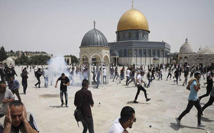 রমজানের শেষ জুমআয় মসজিদে আকাসায় সংঘর্ষ : আহত ৪২